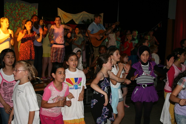 gal/2010/2010 Saitentwist Abschied Duererschule 9.7/2010 Saitentwist Duererschule Abschied 4.Kl. 9.Juli Im Coffee Cor 059.jpg